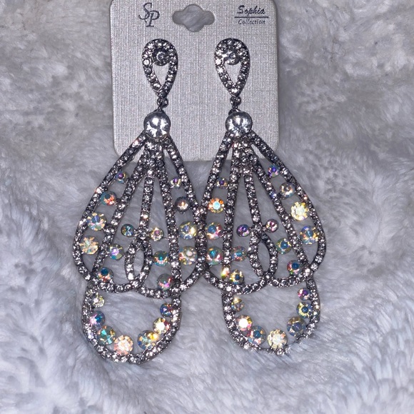 NWT Chandelier AB Crystals Dangle Pierced Earrings Wedding Prom Pageant - Picture 4 of 4
